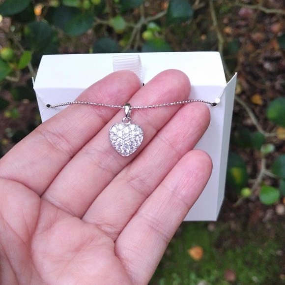 Ava Ro🚣 Silver Pave Heart❤ Pendant Necklace - NIB - Picture 3 of 15